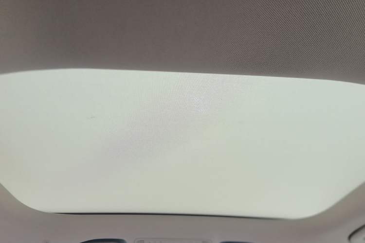 Used Mercedes-Benz E-Class New Energy 2023 E 350 e L Plug-in Hybrid Sedan Headliner
