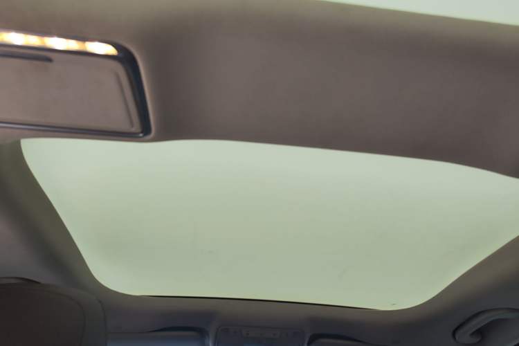 Used Mercedes-Benz E-Class New Energy 2023 E 350 e L Plug-in Hybrid Sedan Headliner
