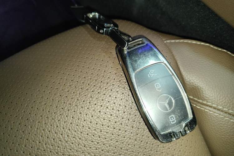 Used Mercedes-Benz E-Class New Energy 2023 E 350 e L Plug-in Hybrid Sports Sedan Interior 1