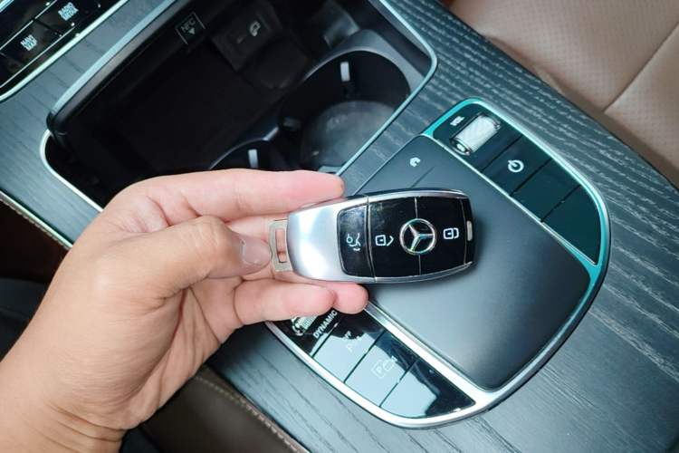 Used Mercedes-Benz E-Class New Energy 2023 E 350 e L Plug-in Hybrid Sports Sedan Interior 1