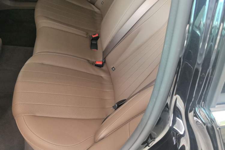 Used Mercedes-Benz E-Class New Energy 2023 E 350 e L Plug-in Hybrid Sedan Interior 1