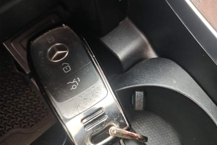 Used Mercedes-Benz E-Class New Energy 2023 E 350 e L Plug-in Hybrid Sedan Interior 1