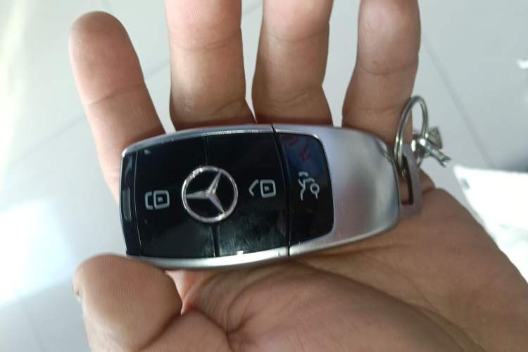 Used Mercedes-Benz E-Class New Energy 2023 E 350 e L Plug-in Hybrid Sports Sedan Interior 1