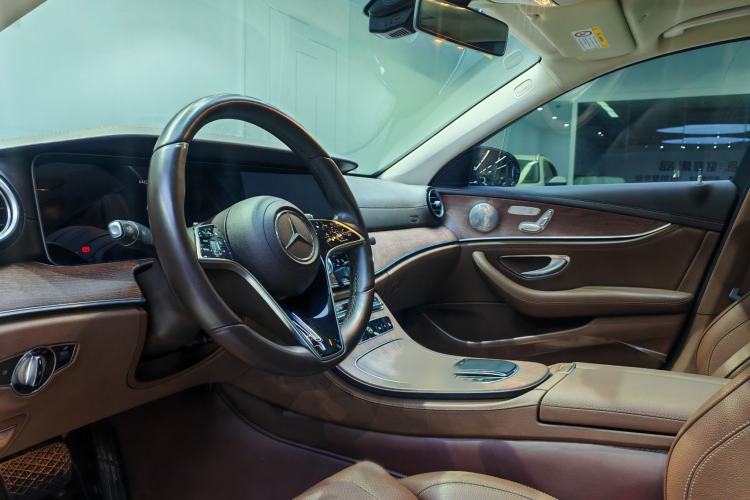 Used Mercedes-Benz E-Class New Energy 2023 E 350 e L Plug-in Hybrid Sports Sedan Interior 2