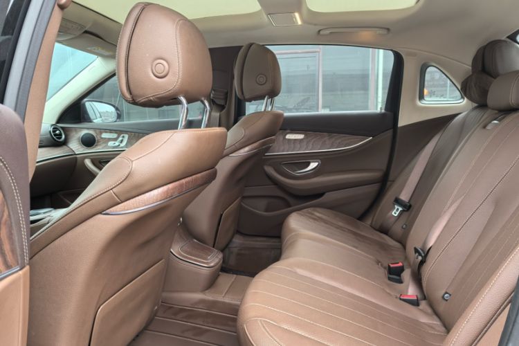 Used Mercedes-Benz E-Class New Energy 2023 E 350 e L Plug-in Hybrid Sedan Interior 3