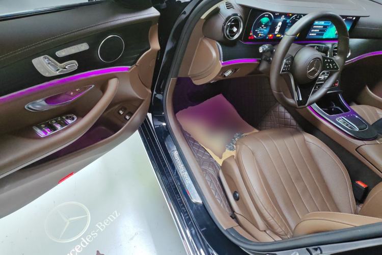Used Mercedes-Benz E-Class New Energy 2023 E 350 e L Plug-in Hybrid Sedan Interior 3
