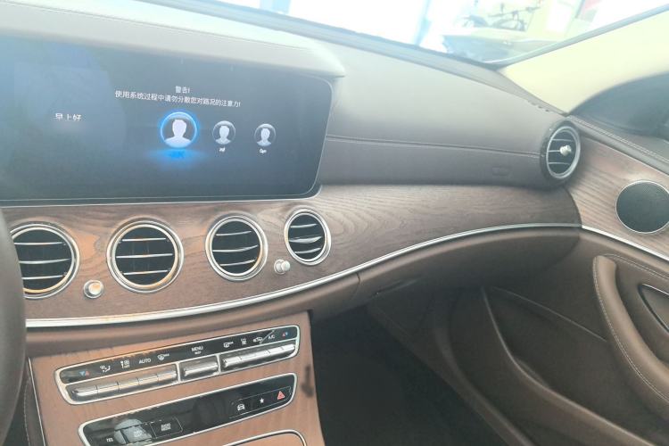 Used Mercedes-Benz E-Class New Energy 2023 E 350 e L Plug-in Hybrid Sedan Interior 3