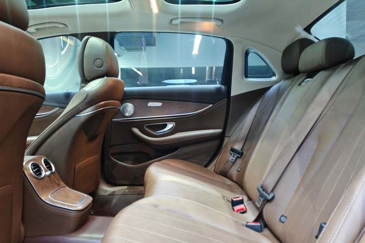 Used Mercedes-Benz E-Class New Energy 2023 E 350 e L Plug-in Hybrid Sports Sedan Interior 3