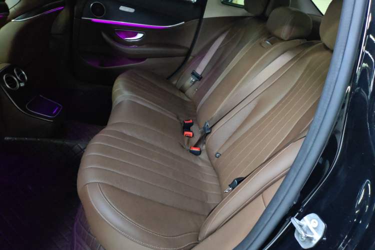 Used Mercedes-Benz E-Class New Energy 2023 E 350 e L Plug-in Hybrid Sedan Interior 4