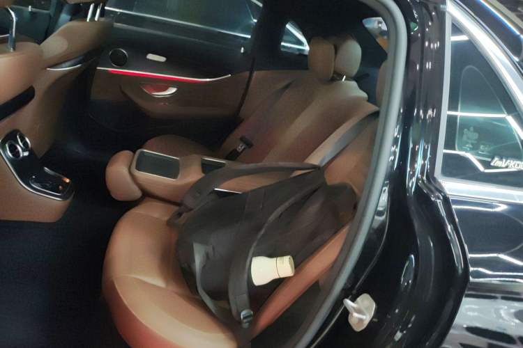 Used Mercedes-Benz E-Class New Energy 2023 E 350 e L Plug-in Hybrid Sports Sedan Interior 4