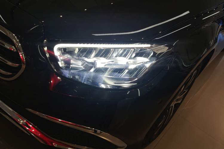 Used Mercedes-Benz E-Class New Energy 2023 E 350 e L Plug-in Hybrid Sedan Left Front Headlight