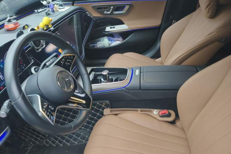 Used Mercedes-Benz E-Class New Energy 2023 E 350 e L Plug-in Hybrid Sedan Left Front Seat