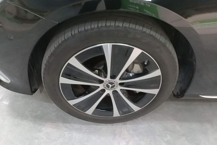 Used Mercedes-Benz E-Class New Energy 2023 E 350 e L Plug-in Hybrid Sedan Left Front Wheel Hub