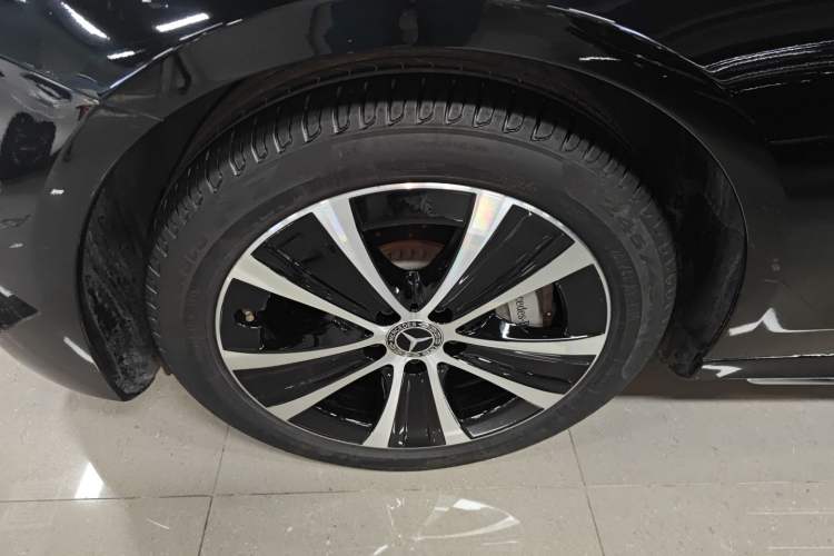 Used Mercedes-Benz E-Class New Energy 2023 E 350 e L Plug-in Hybrid Sedan Left Front Wheel Hub