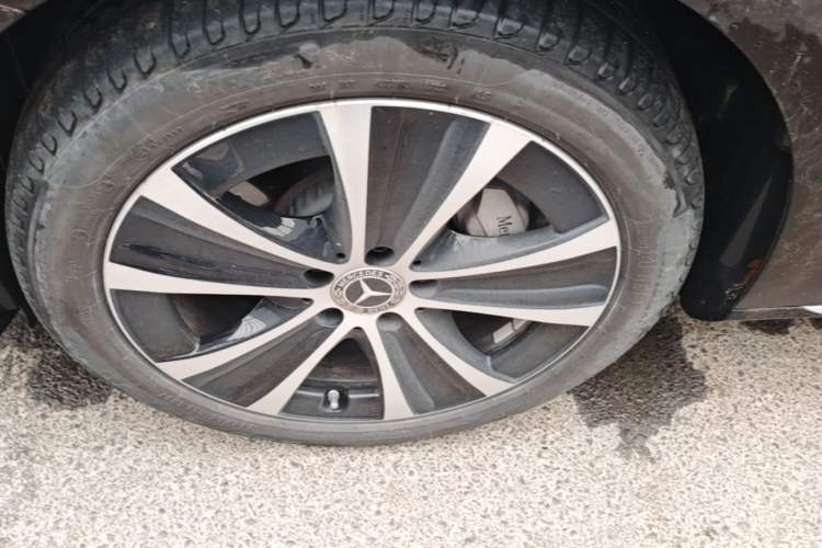 Used Mercedes-Benz E-Class New Energy 2023 E 350 e L Plug-in Hybrid Sedan Left Front Wheel Hub