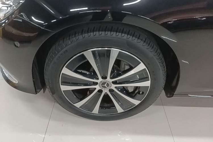 Used Mercedes-Benz E-Class New Energy 2023 E 350 e L Plug-in Hybrid Sedan Left Front Wheel Hub