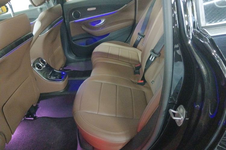 Used Mercedes-Benz E-Class New Energy 2023 E 350 e L Plug-in Hybrid Sports Sedan Left Rear Seat
