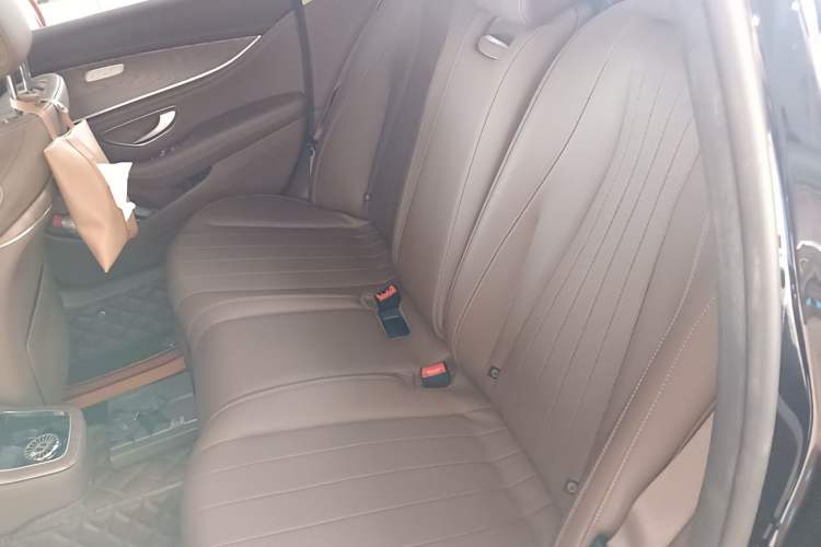 Used Mercedes-Benz E-Class New Energy 2023 E 350 e L Plug-in Hybrid Sedan Left Rear Seat