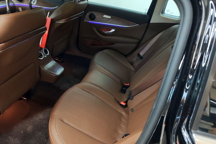 Used Mercedes-Benz E-Class New Energy 2023 E 350 e L Plug-in Hybrid Sedan Left Rear Seat