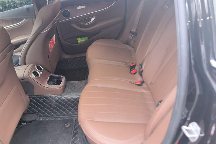 Used Mercedes-Benz E-Class New Energy 2023 E 350 e L Plug-in Hybrid Sedan Left Rear Seat