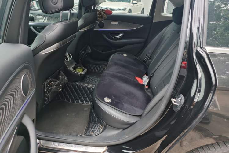 Used Mercedes-Benz E-Class New Energy 2023 E 350 e L Plug-in Hybrid Sports Sedan Left Rear Seat