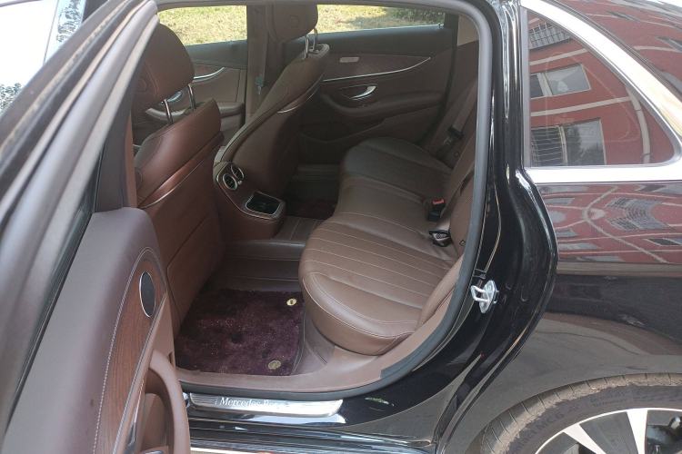 Used Mercedes-Benz E-Class New Energy 2023 E 350 e L Plug-in Hybrid Sedan Left Rear Seat