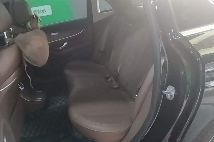 Used Mercedes-Benz E-Class New Energy 2023 E 350 e L Plug-in Hybrid Sedan Left Rear Seat