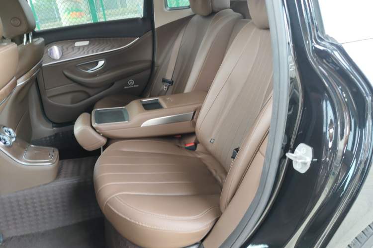 Used Mercedes-Benz E-Class New Energy 2023 E 350 e L Plug-in Hybrid Sedan Left Rear Seat