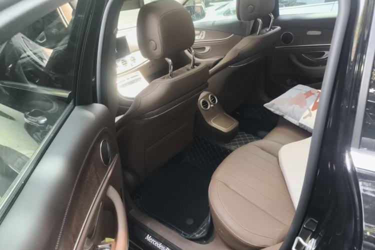Used Mercedes-Benz E-Class New Energy 2023 E 350 e L Plug-in Hybrid Sedan Left Rear Seat