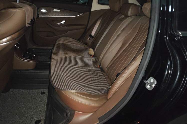 Used Mercedes-Benz E-Class New Energy 2023 E 350 e L Plug-in Hybrid Sedan Left Rear Seat