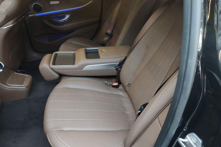 Used Mercedes-Benz E-Class New Energy 2023 E 350 e L Plug-in Hybrid Sedan Left Rear Seat