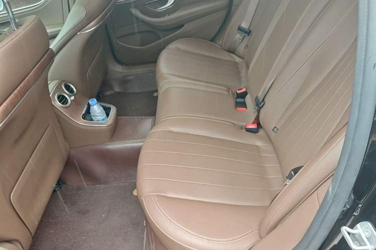 Used Mercedes-Benz E-Class New Energy 2023 E 350 e L Plug-in Hybrid Sedan Left Rear Seat