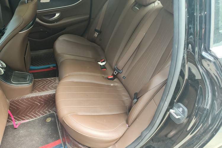 Used Mercedes-Benz E-Class New Energy 2023 E 350 e L Plug-in Hybrid Sedan Left Rear Seat