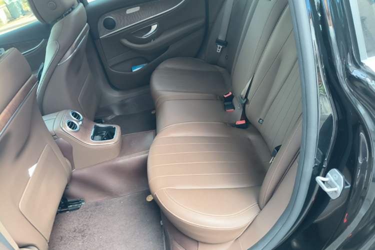 Used Mercedes-Benz E-Class New Energy 2023 E 350 e L Plug-in Hybrid Sedan Left Rear Seat