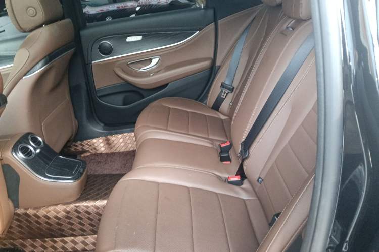 Used Mercedes-Benz E-Class New Energy 2023 E 350 e L Plug-in Hybrid Sports Sedan Left Rear Seat