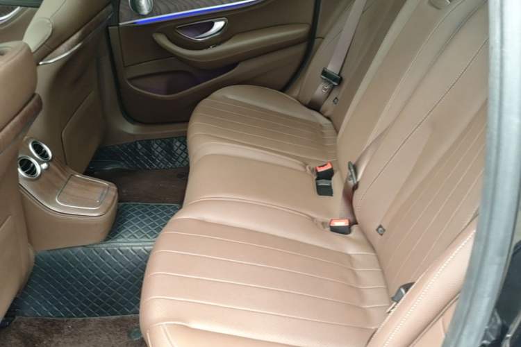 Used Mercedes-Benz E-Class New Energy 2023 E 350 e L Plug-in Hybrid Sedan Left Rear Seat