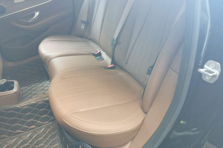 Used Mercedes-Benz E-Class New Energy 2023 E 350 e L Plug-in Hybrid Sedan Left Rear Seat