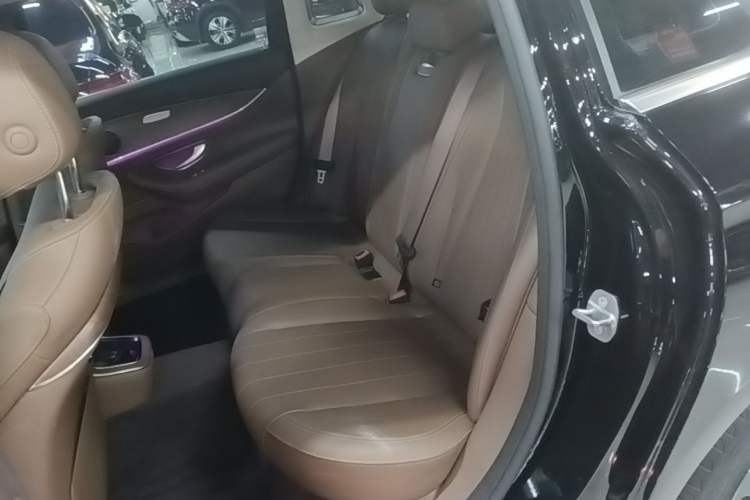 Used Mercedes-Benz E-Class New Energy 2023 E 350 e L Plug-in Hybrid Sedan Left Rear Seat