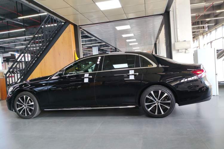 Used Mercedes-Benz E-Class New Energy 2023 E 350 e L Plug-in Hybrid Sports Sedan Left Side