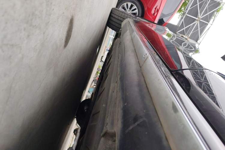 Used Mercedes-Benz E-Class New Energy 2023 E 350 e L Plug-in Hybrid Sports Sedan Left Side Sill