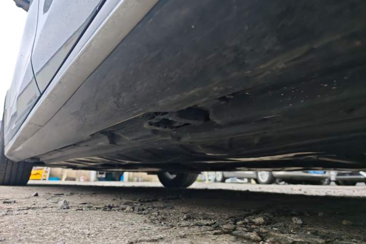 Used Mercedes-Benz E-Class New Energy 2023 E 350 e L Plug-in Hybrid Sports Sedan Left Side Sill