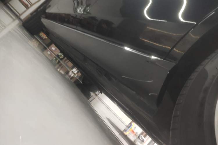Used Mercedes-Benz E-Class New Energy 2023 E 350 e L Plug-in Hybrid Sedan Left Side Sill