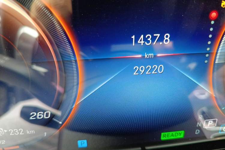 Used Mercedes-Benz E-Class New Energy 2023 E 350 e L Plug-in Hybrid Sports Sedan Odometer Close Up