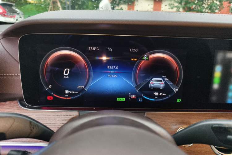Used Mercedes-Benz E-Class New Energy 2023 E 350 e L Plug-in Hybrid Sedan Odometer Close Up