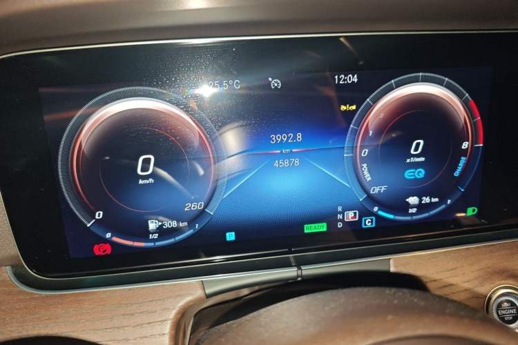 Used Mercedes-Benz E-Class New Energy 2023 E 350 e L Plug-in Hybrid Sedan Odometer Close Up