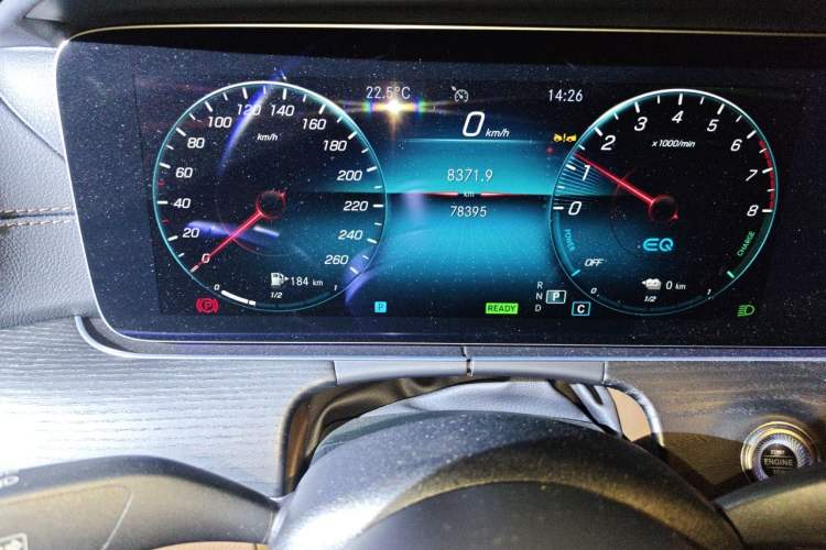 Used Mercedes-Benz E-Class New Energy 2023 E 350 e L Plug-in Hybrid Sports Sedan Odometer Close Up