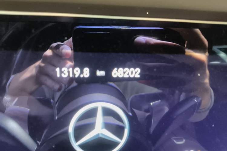 Used Mercedes-Benz E-Class New Energy 2023 E 350 e L Plug-in Hybrid Sedan Odometer Close Up