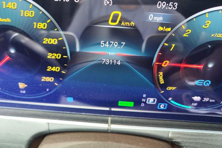 Used Mercedes-Benz E-Class New Energy 2023 E 350 e L Plug-in Hybrid Sedan Odometer Close Up