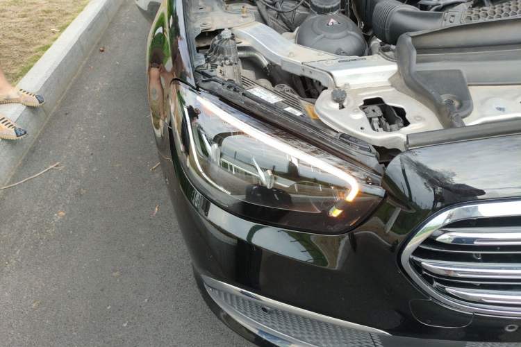 Used Mercedes-Benz E-Class New Energy 2023 E 350 e L Plug-in Hybrid Sedan Right Front Headlight