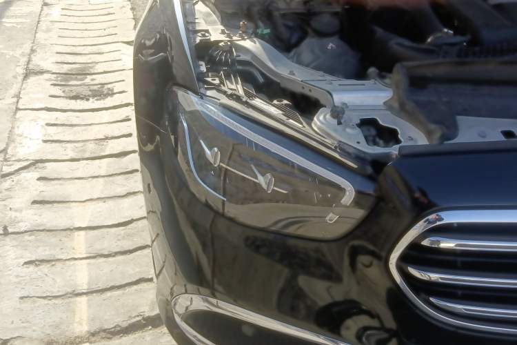 Used Mercedes-Benz E-Class New Energy 2023 E 350 e L Plug-in Hybrid Sedan Right Front Headlight